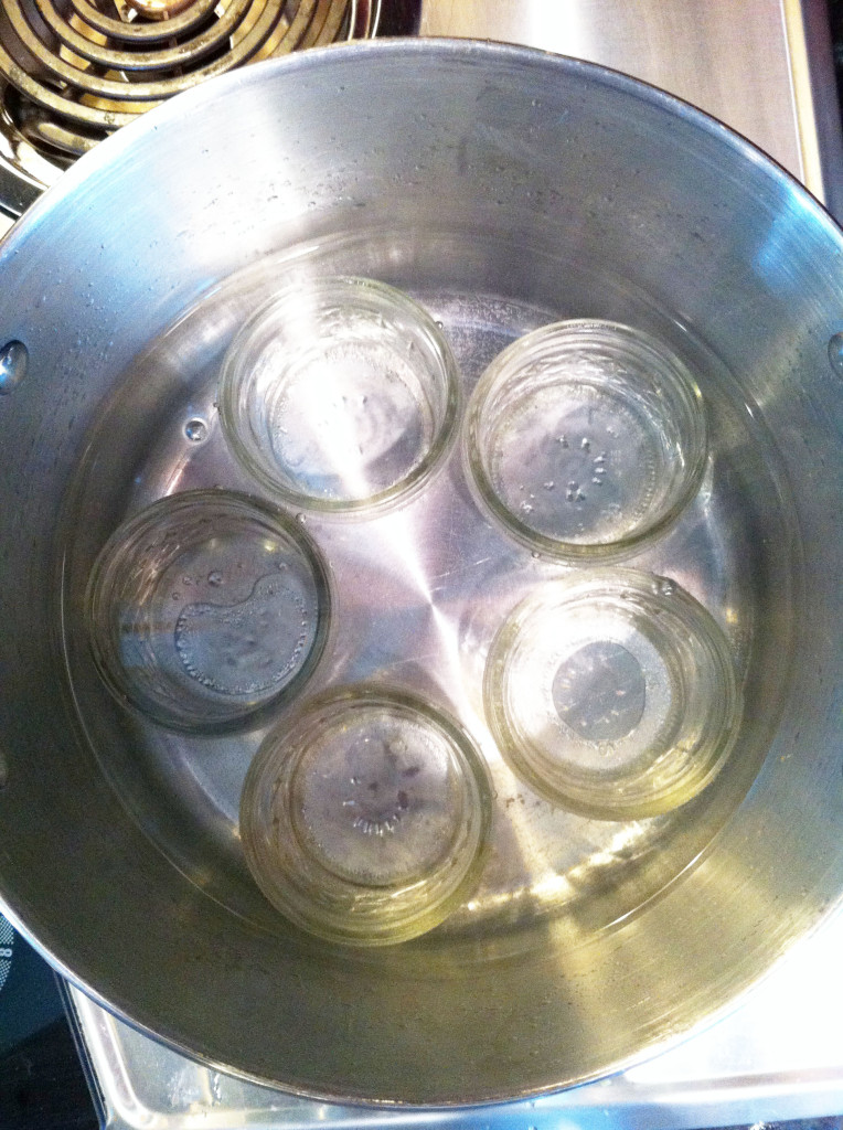 canning heating jars