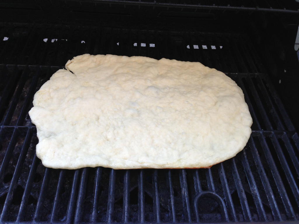 grilled pizza - when to move crust
