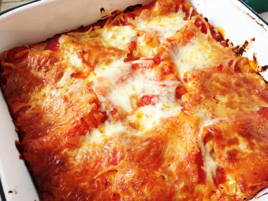 Freezer friendly lasagna roll up recipe from @kellymcnelis