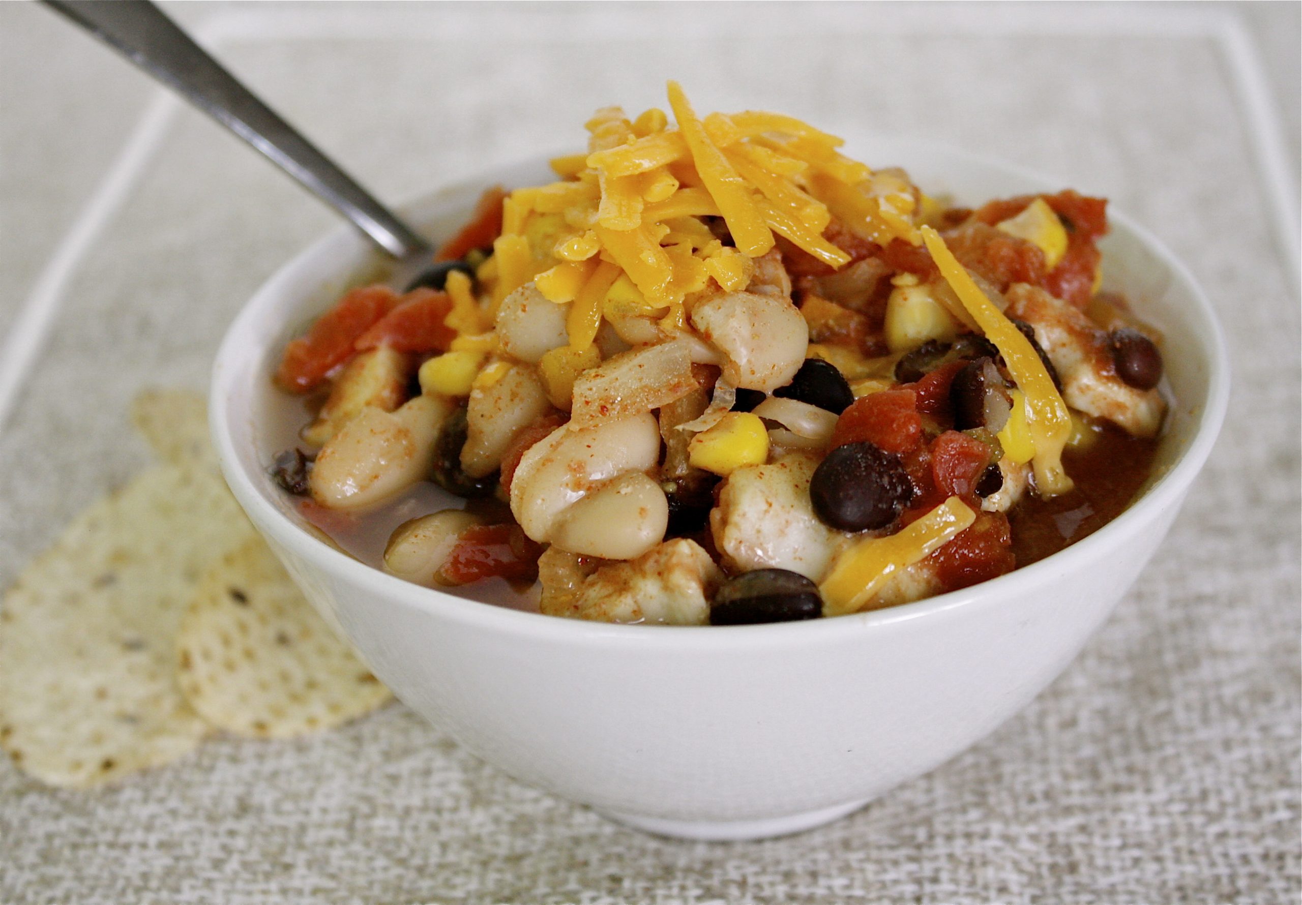 Freezer-to-slow cooker chicken chili from @kellymcnelis