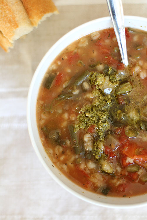 Crockpot Vegetarian Garden Vegetable Soup with Pesto (Panera Copycat)