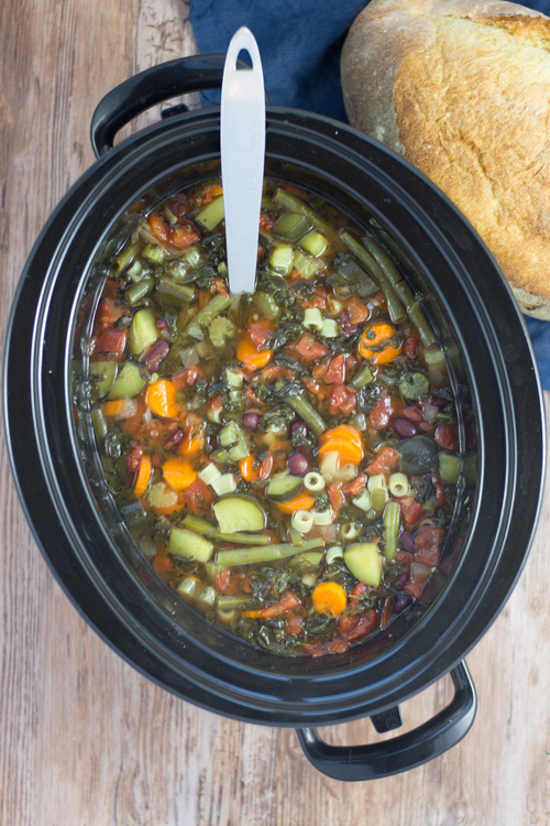 Healthy Crockpot Minestrone Soup