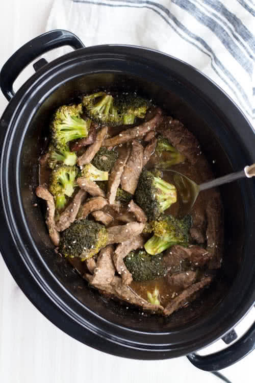 Healthy Crockpot Beef and Broccoli