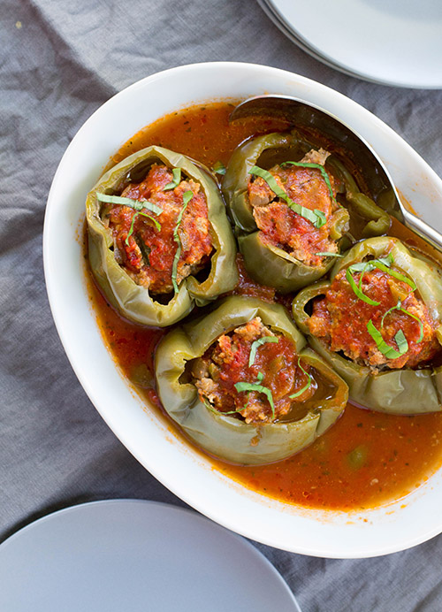 https://thefamilyfreezer.com/wp-content/uploads/2017/08/slow-cooker-stuffed-peppers1.jpg